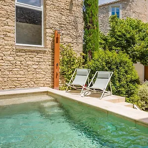 https://le-clos-de-gordes.fr-provencehotel.com