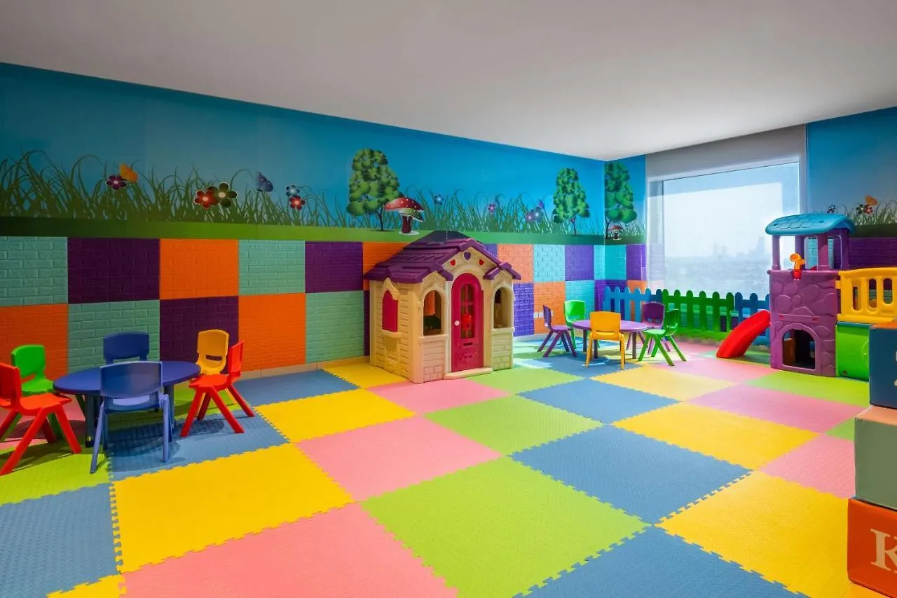Park Inn By Radisson Jeddah Madinah Road מלון